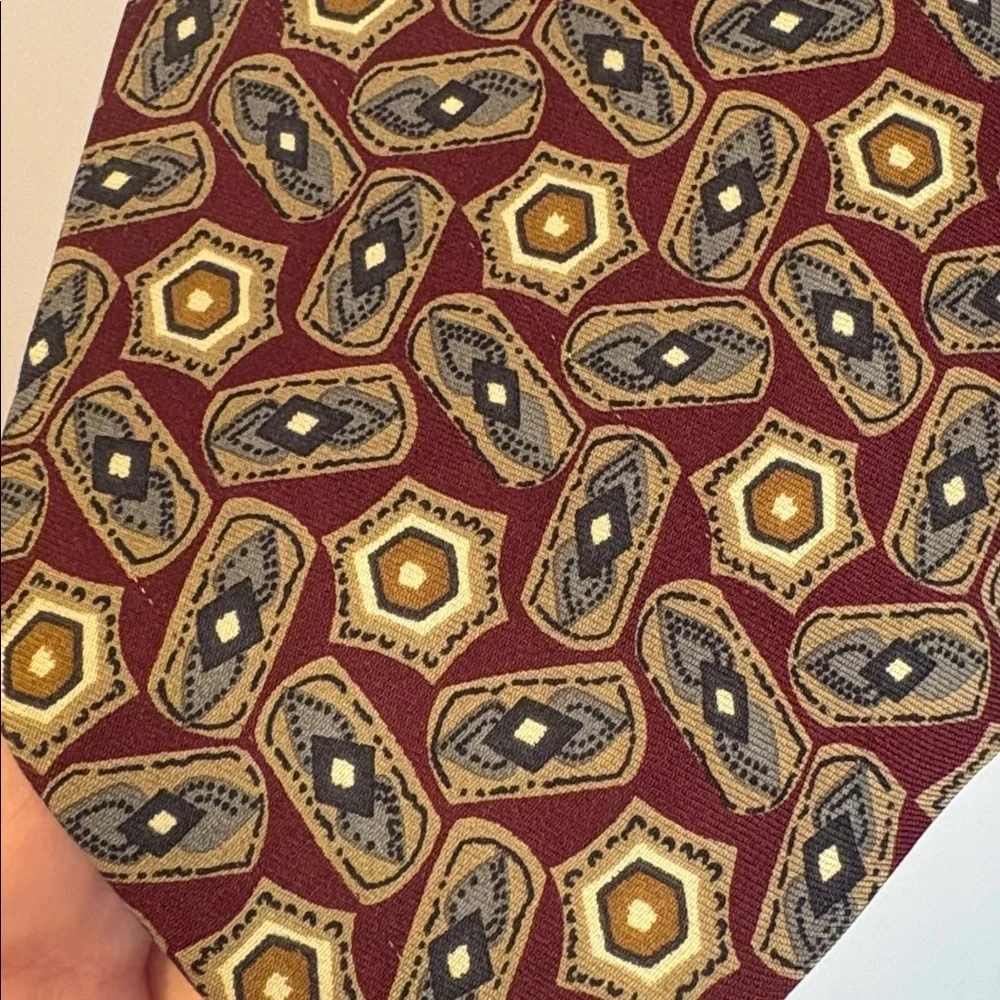 Burberrys of London Vintage Silk Burgundy Medallion Geometric Pattern Necktie